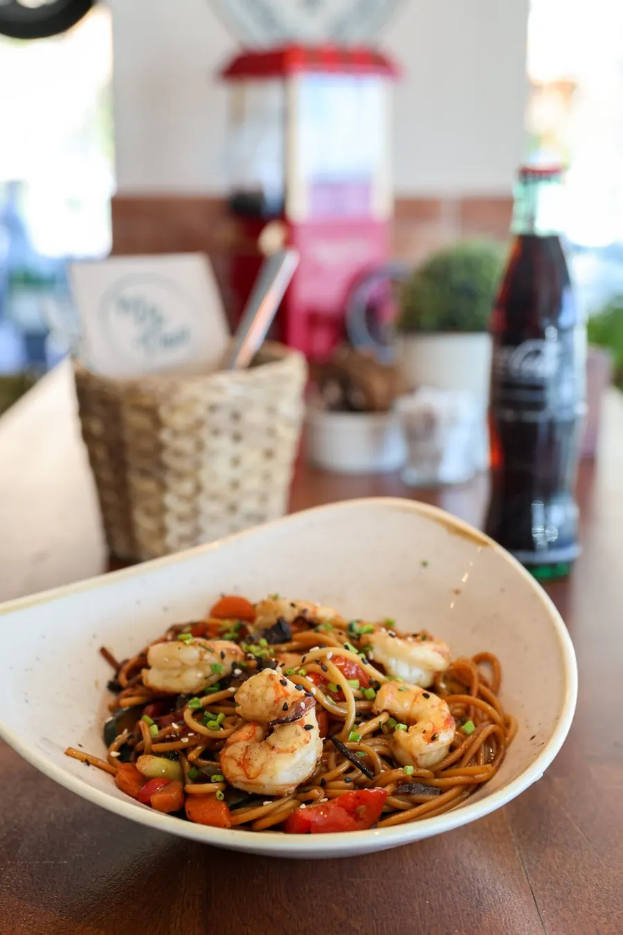 Noodle wok with vegetables and prawns